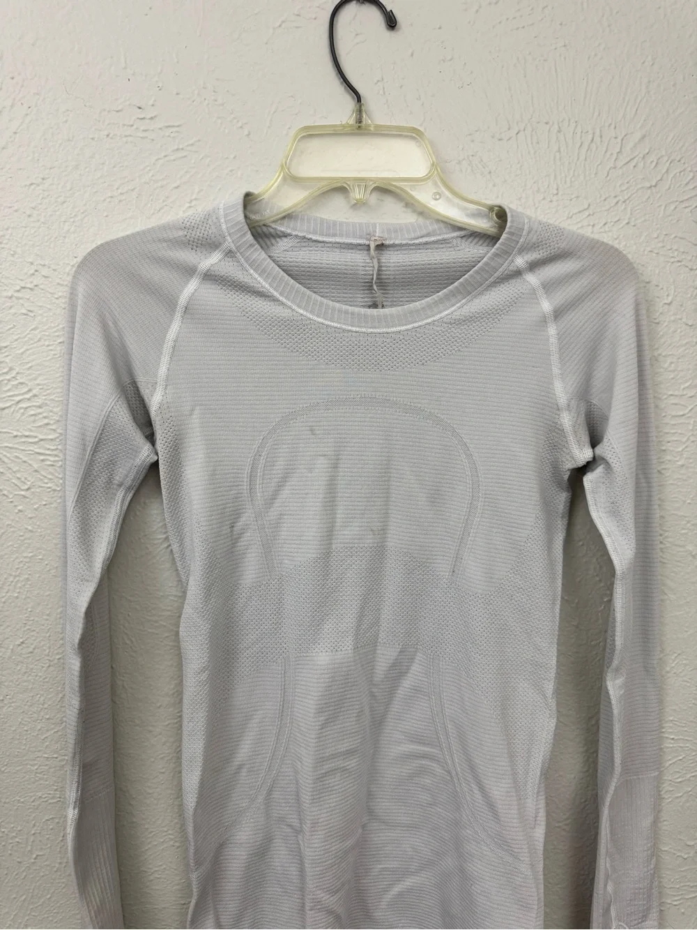lululemon Run Swiftly Tech Long Sleeve Mesh Top Size 4 White Thumbholes